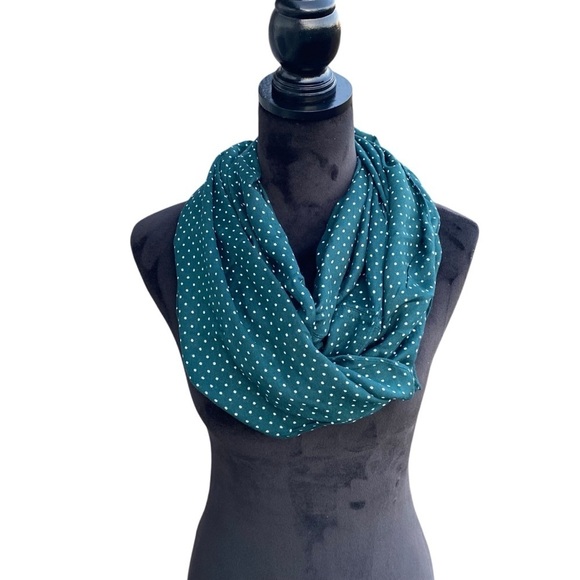 Loft Outlet Ladies Green And White Polka Dot Infinity Scarf cozy boho - Picture 2 of 13